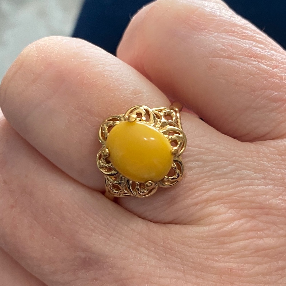 Vintage Yellow Cabochon Filigree Ring